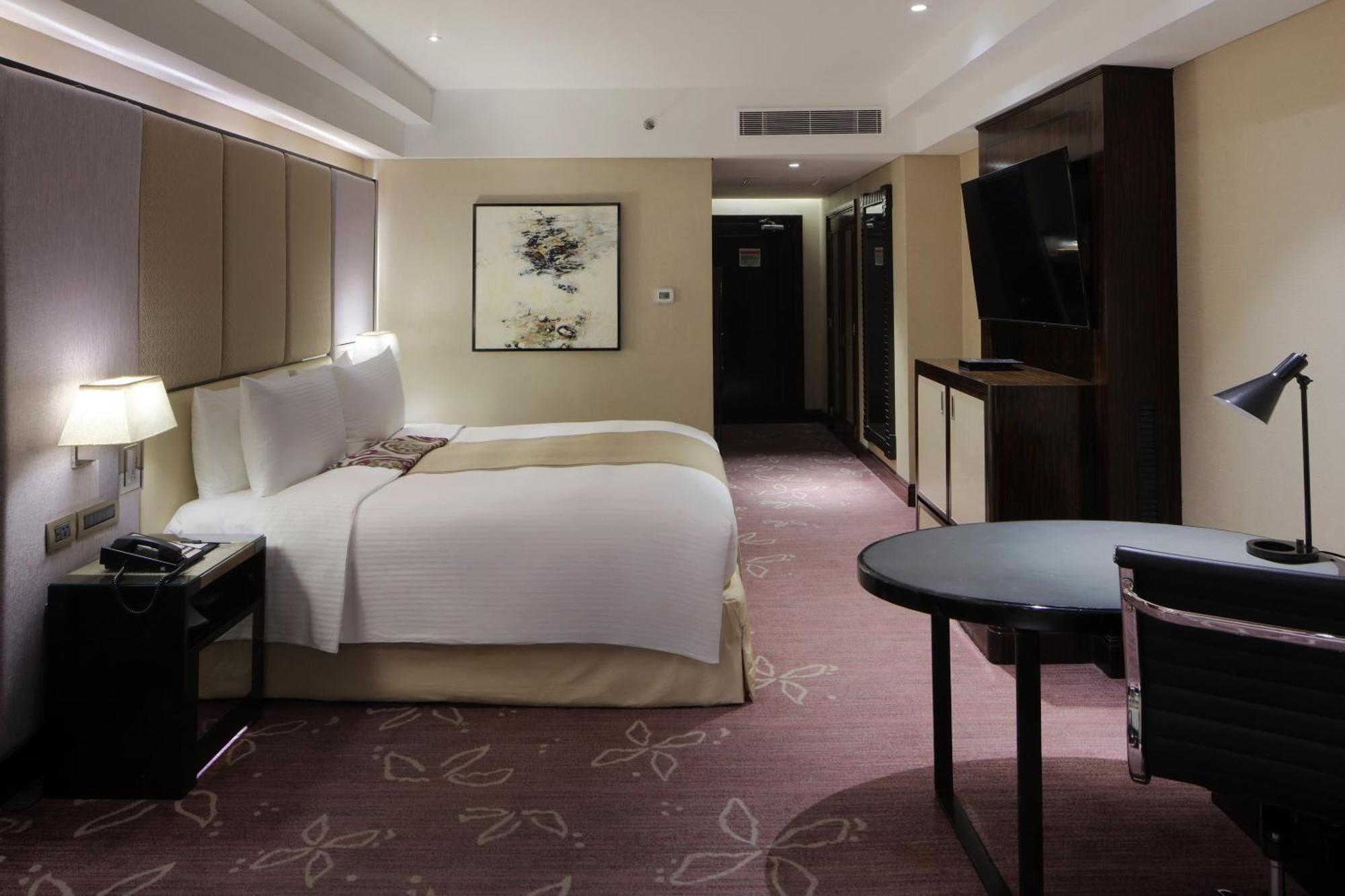 Hotel Diamond Philippines 5*